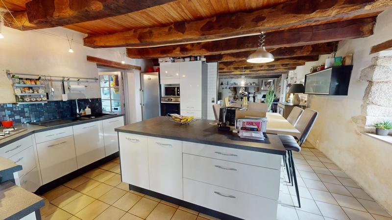 Maison - 350 m² - 17 pièces