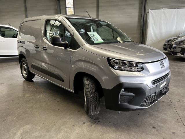 Fiat Doblo Fourgon m 100 Ch Charge Majoree - Gris 3 Places Chantier Grip Control Camera Berlingo Partner Rehaussé