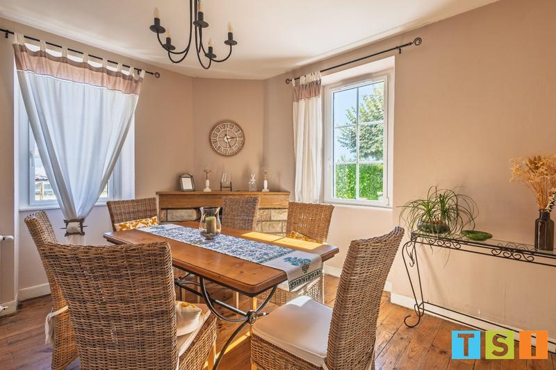 Maison - 122 m² - 5 pièces