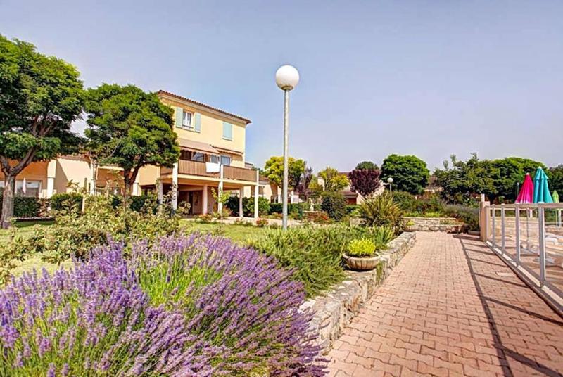 Hôtel particulier - 1 216 m² - 60 pièces