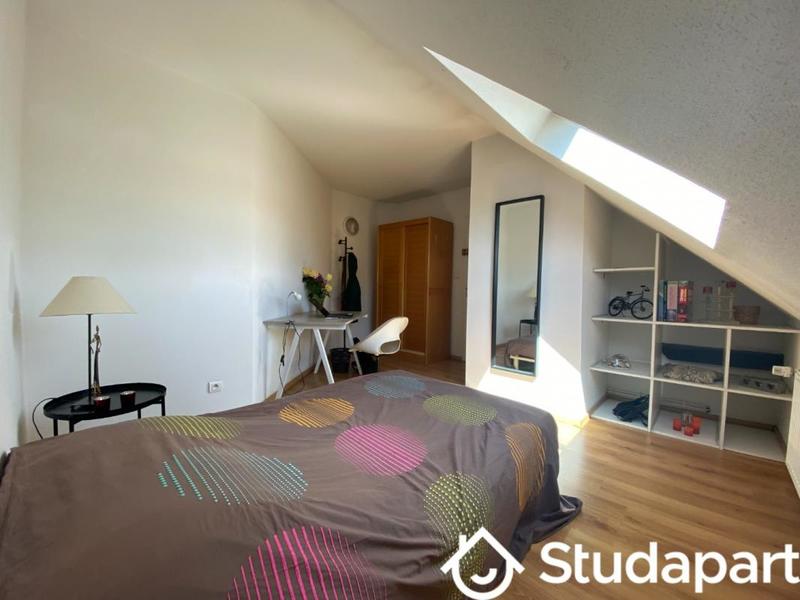 Chambre - 11 m² - 1 pièce