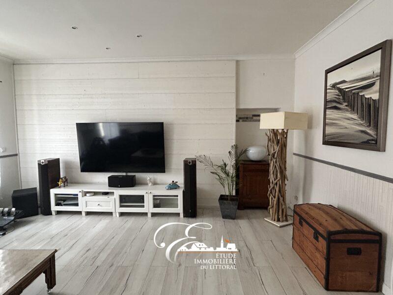 Demeure - 218 m² - 9 pièces