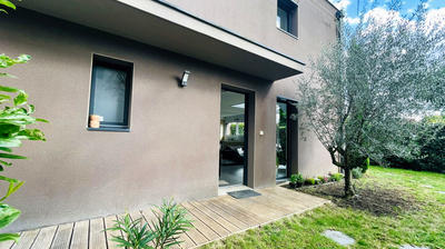 Maison - 102 m² - 4 pièces