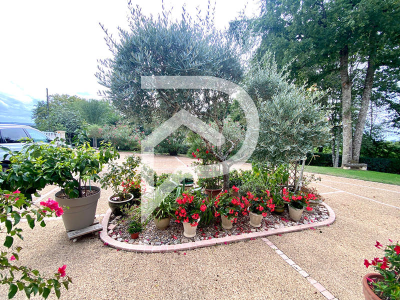 Maison - 138 m² - 8 pièces