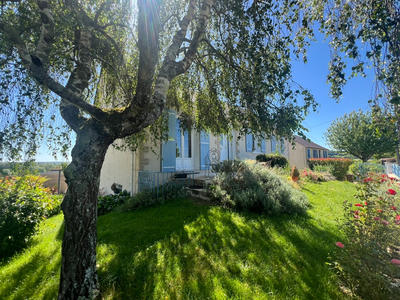 Maison - 98 m² - 5 pièces