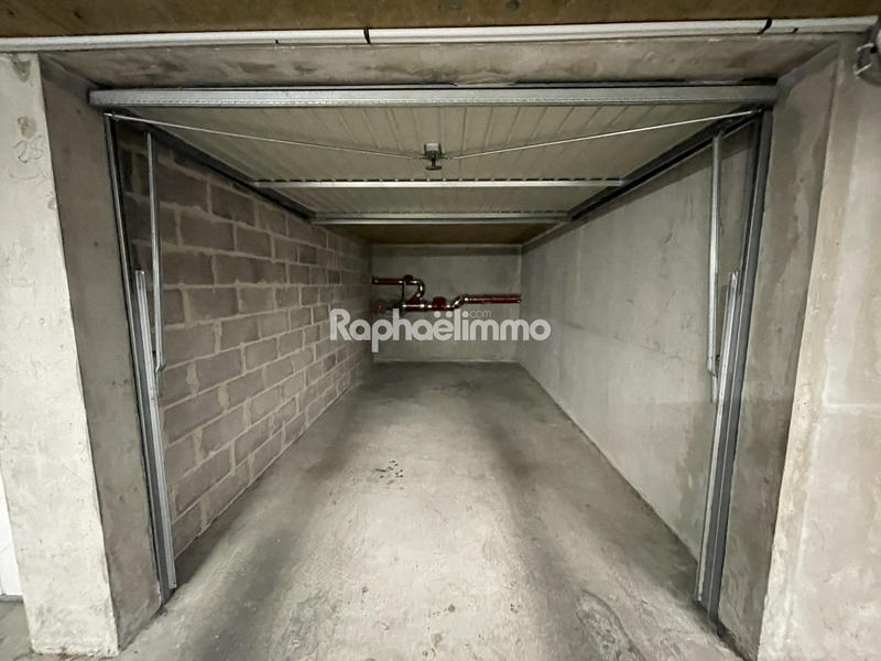 Parking / Garage - 14 m²