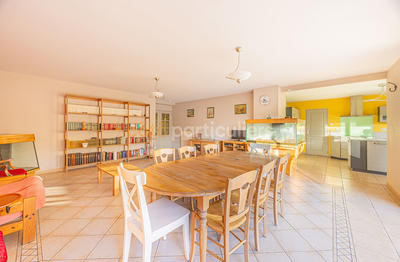 Maison - 193 m² - 9 pièces