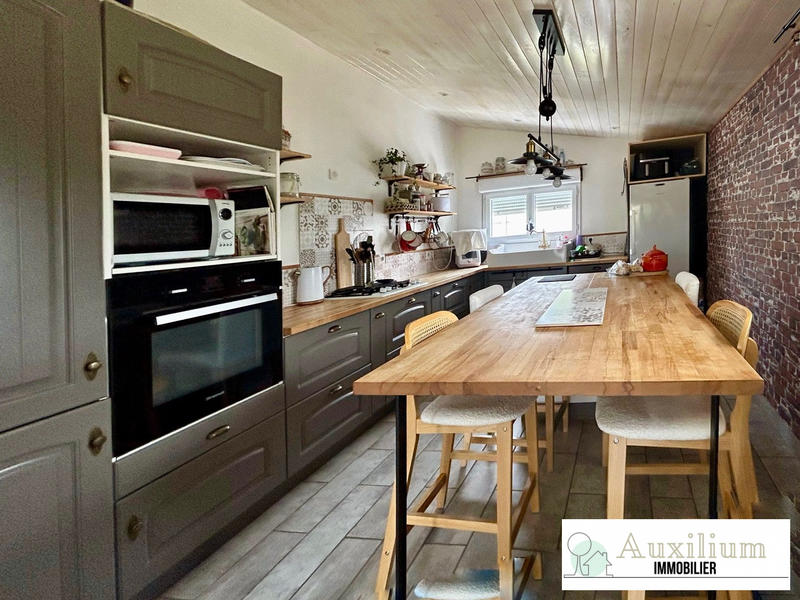 Maison - 104 m² - 5 pièces