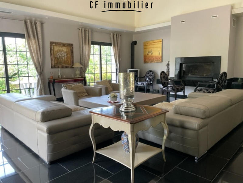 Maison - 318 m² - 7 pièces