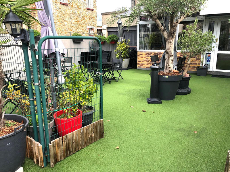 Magasins - 200 m² - 3 pièces