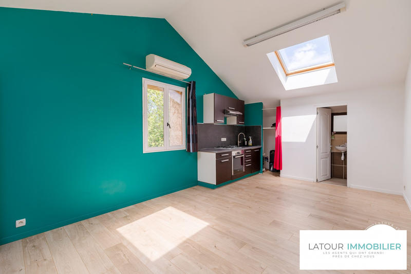 Maison - 220 m² - 10 pièces