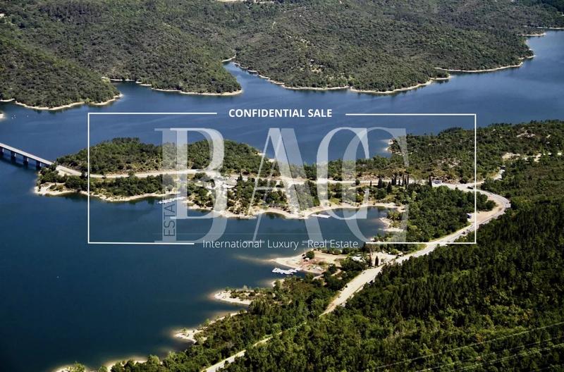 Villa - 300 m² - 10 pièces