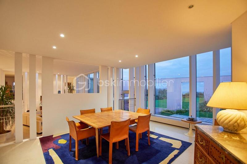 Maison d'architecte - 248 m² - 7 pièces