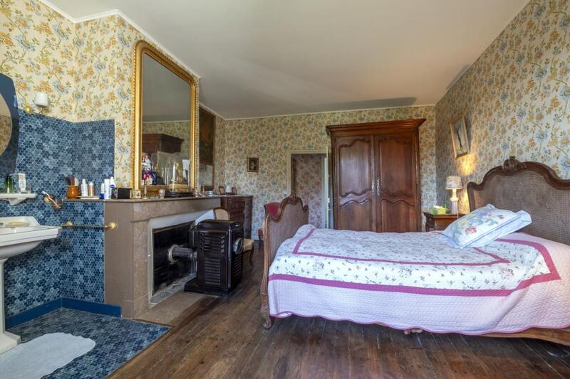 Maison - 625 m² - 13 pièces