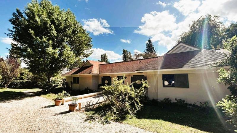 Propriété - 227 m² - 8 pièces