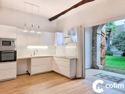 Maison - 343 m² - 10 pièces