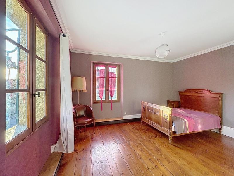 Maison - 203 m² - 7 pièces