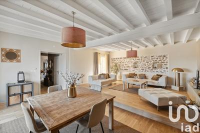 Maison - 210 m² - 6 pièces