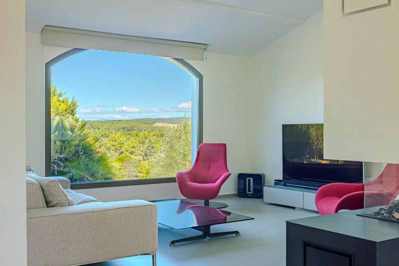 Maison - 335 m² - 8 pièces