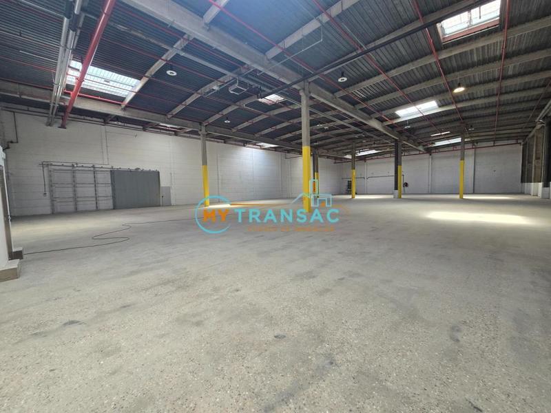 Entrepôt - 2 098 m²