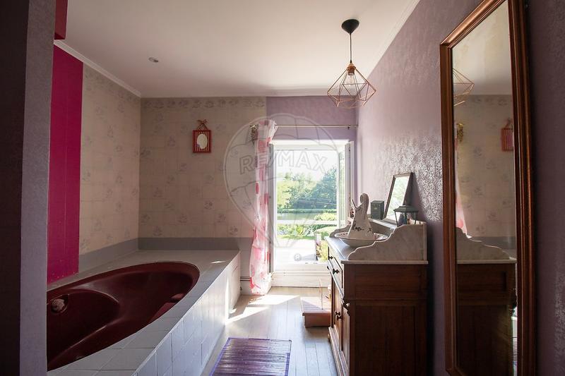 Propriété - 235 m² - 11 pièces