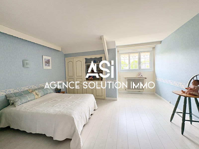 Maison - 214 m² - 8 pièces