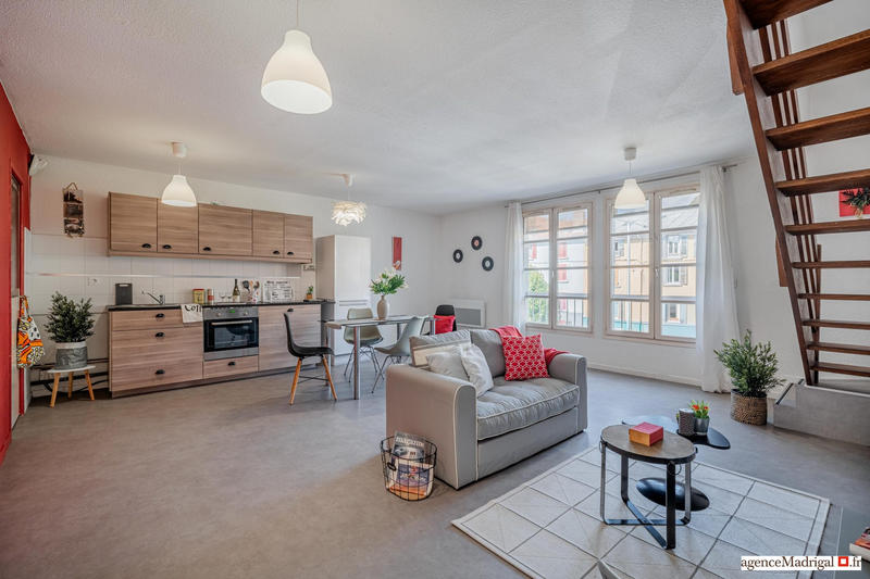 Appartement - 94 m² - 4 pièces