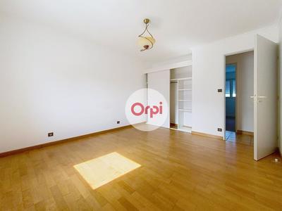 Appartement - 111 m² - 4 pièces