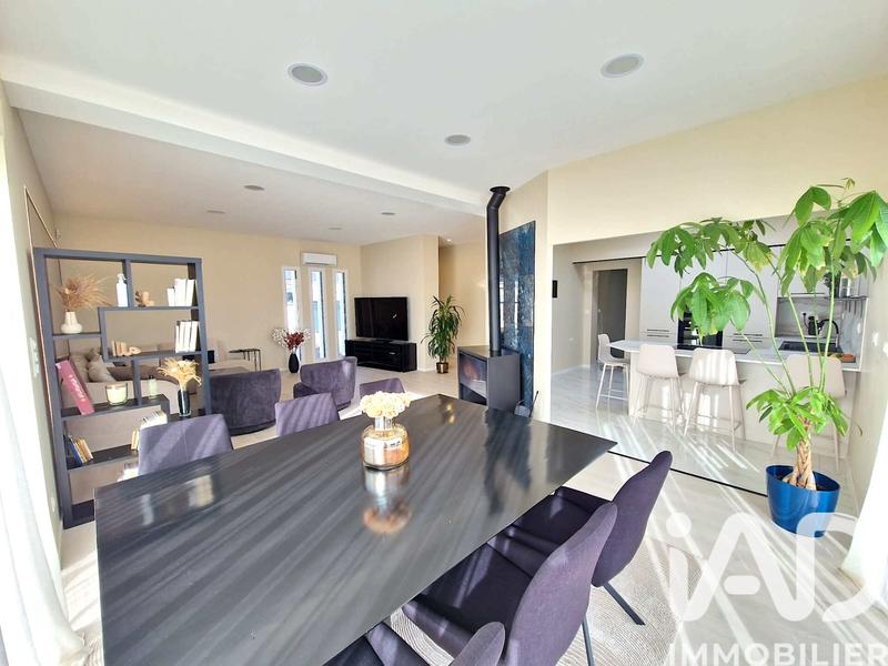 Maison - 153 m² - 7 pièces