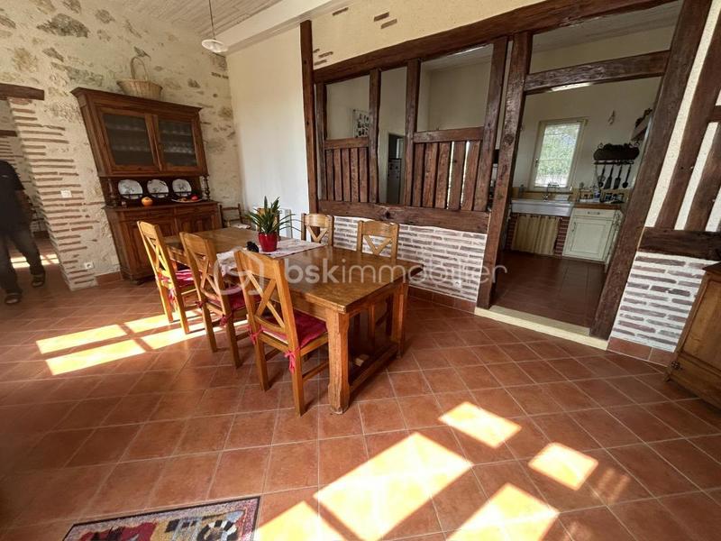 Maison en pierre - 221 m² - 7 pièces