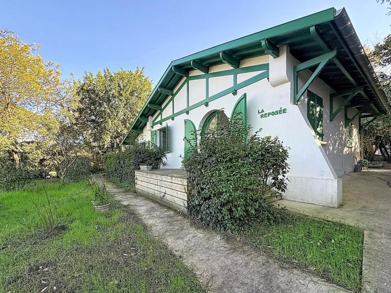 Villa - 100 m² - 5 pièces