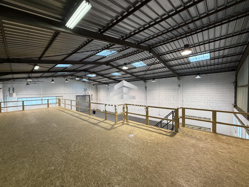 Local d'activités - 546 m²