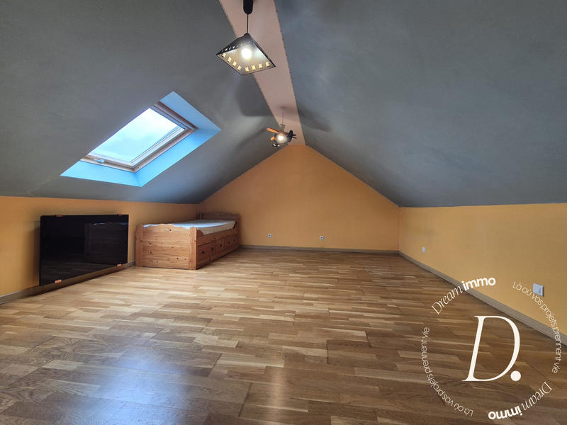 Maison traditionnelle - 109 m² - 6 pièces