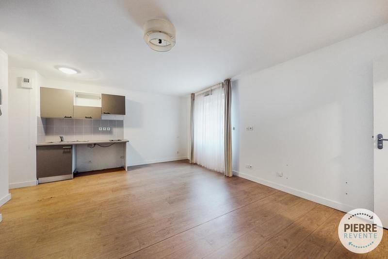 Studio - 30 m² - 1 pièce