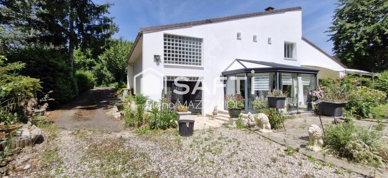 Maison - 181 m² - 6 pièces