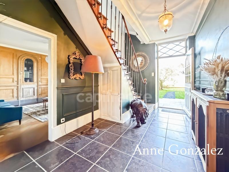 Maison bourgeoise - 275 m² - 9 pièces