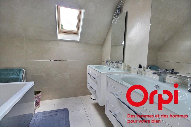 Maison - 189 m² - 6 pièces