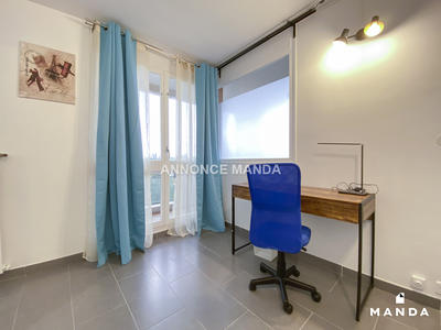Chambre - 14 m² - 6 pièces