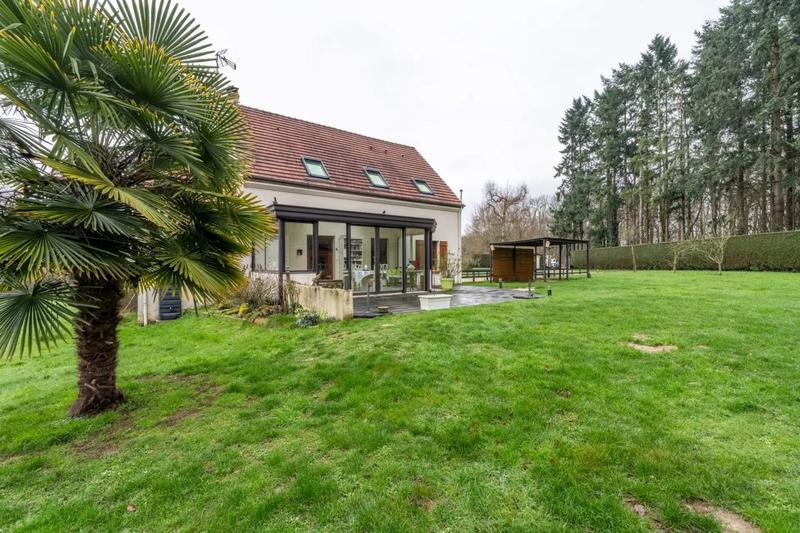 Maison - 142 m² - 9 pièces