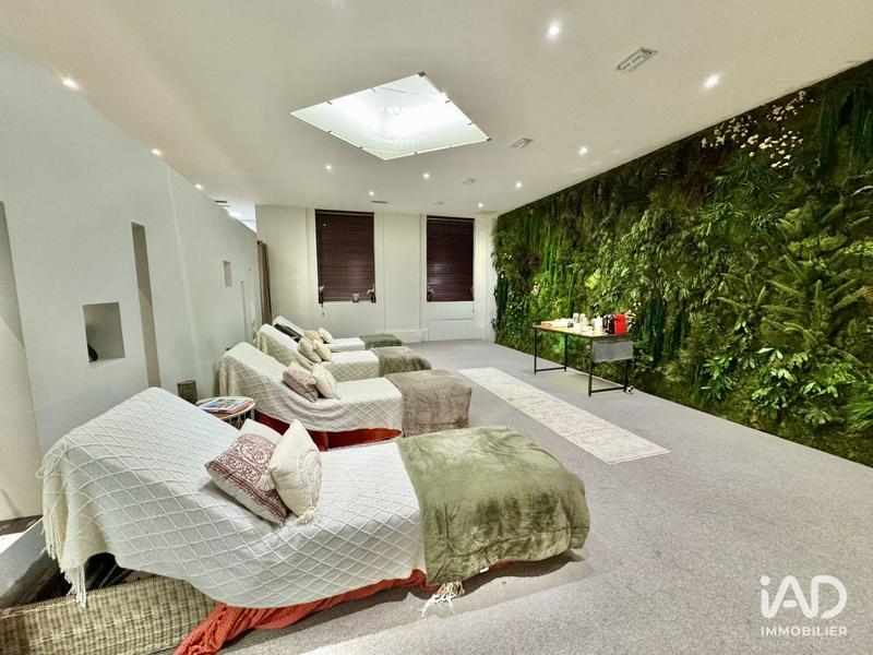 Local commercial - 221 m²