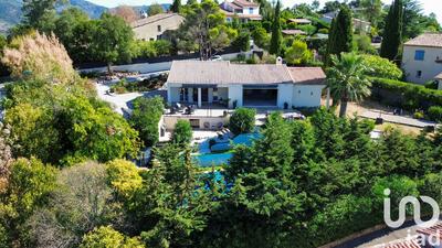 Maison - 137 m² - 5 pièces