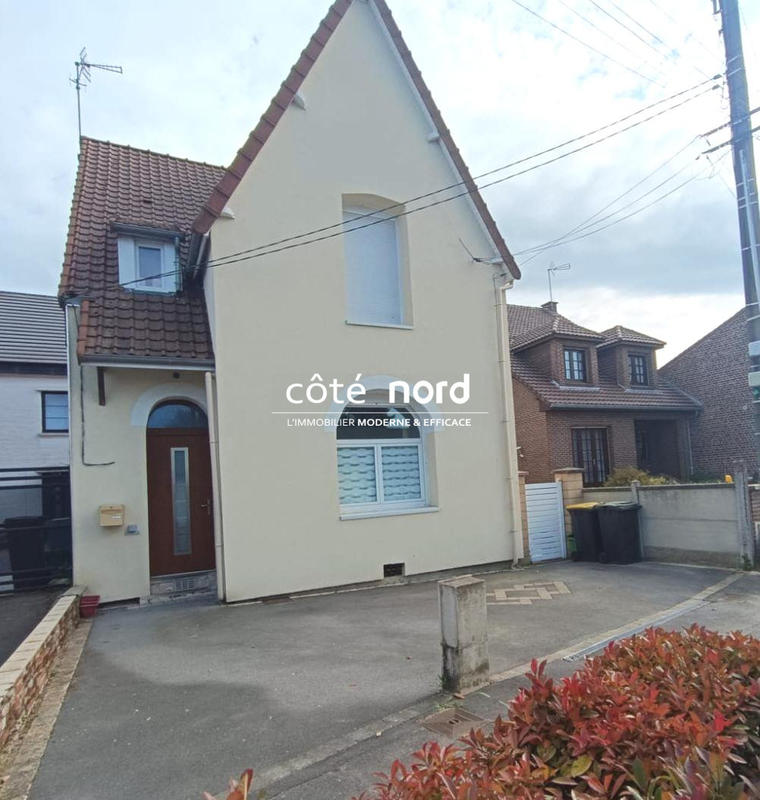 Maison - 93 m² - 6 pièces