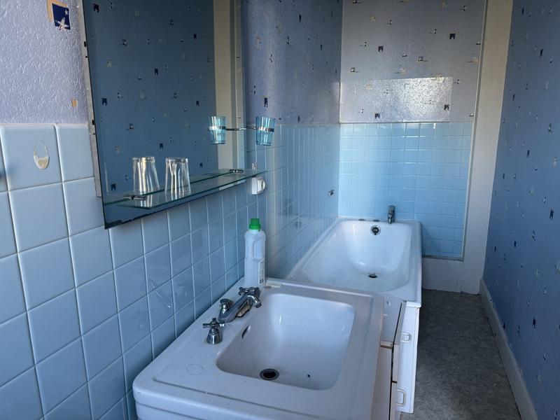 Maison - 280 m² - 12 pièces