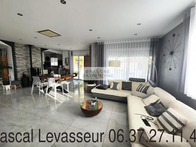 Maison - 168 m² - 7 pièces