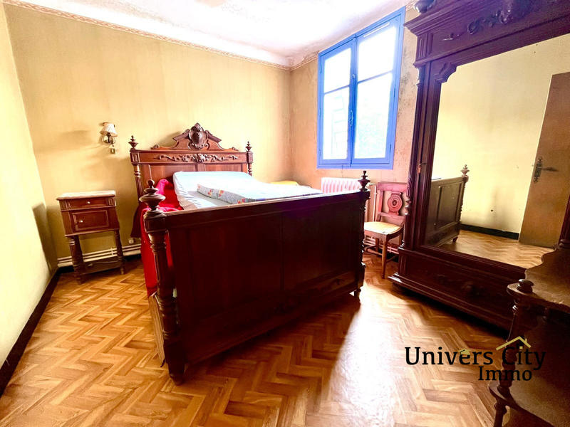 Maison - 207 m² - 9 pièces