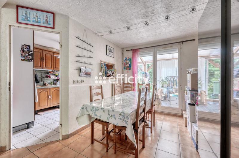 Maison - 95 m² - 5 pièces