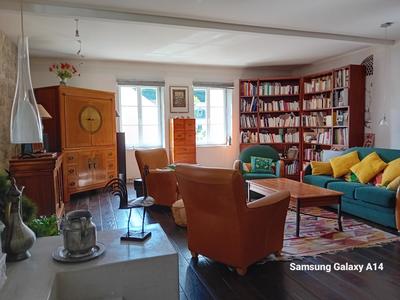 Maison - 201 m² - 6 pièces