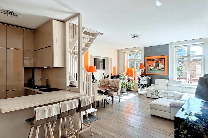 Appartement - 128 m² - 6 pièces