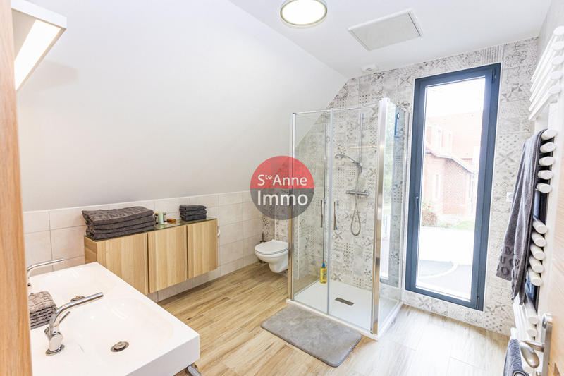 Maison - 290 m² - 6 pièces