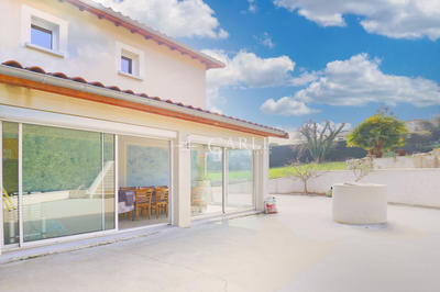 Maison - 208 m² - 7 pièces